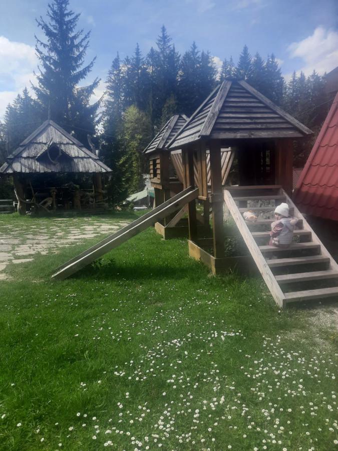 Hotel Novoe Shale Яблуниця Екстериор снимка